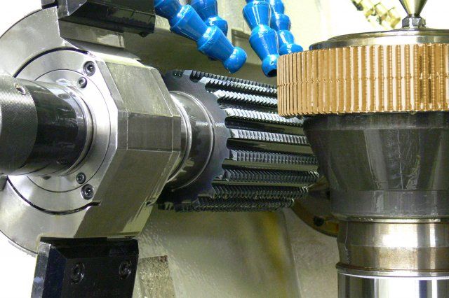 Gear cutting - Richardon R 400 CNC